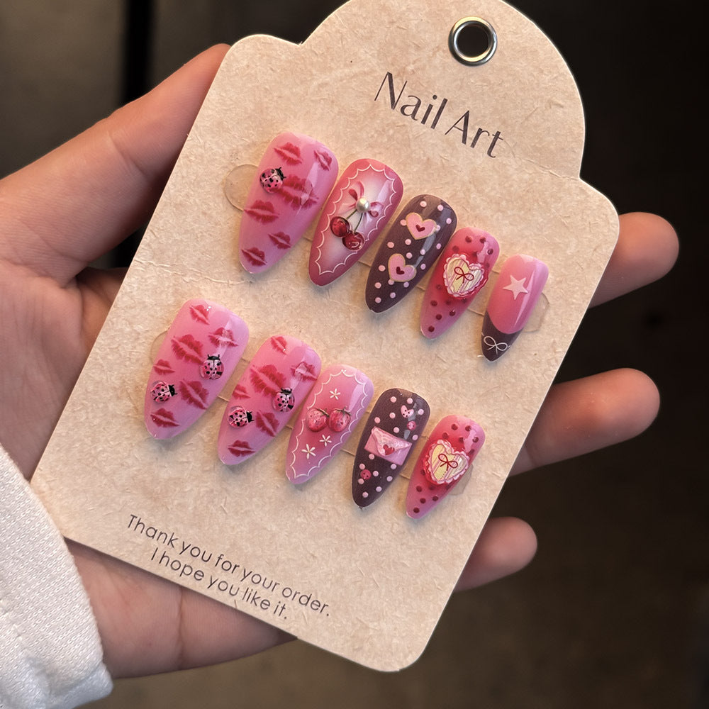 Romantisches Thema Press-On Nagelset Karnz