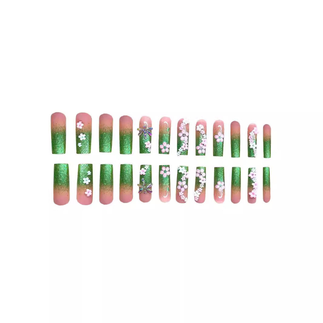 Blumenverzierter Press-On-Nagelset Karnz