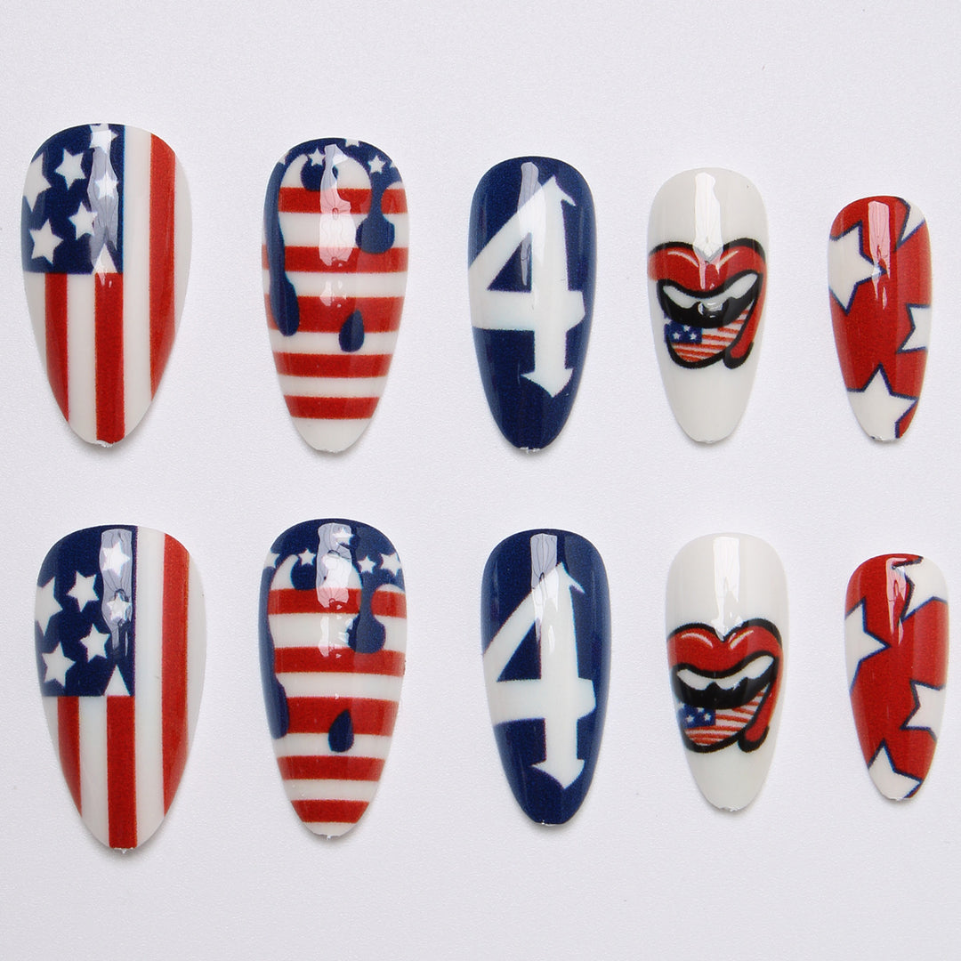 Kunstnägel mit kreativem patriotischen Design Karnz