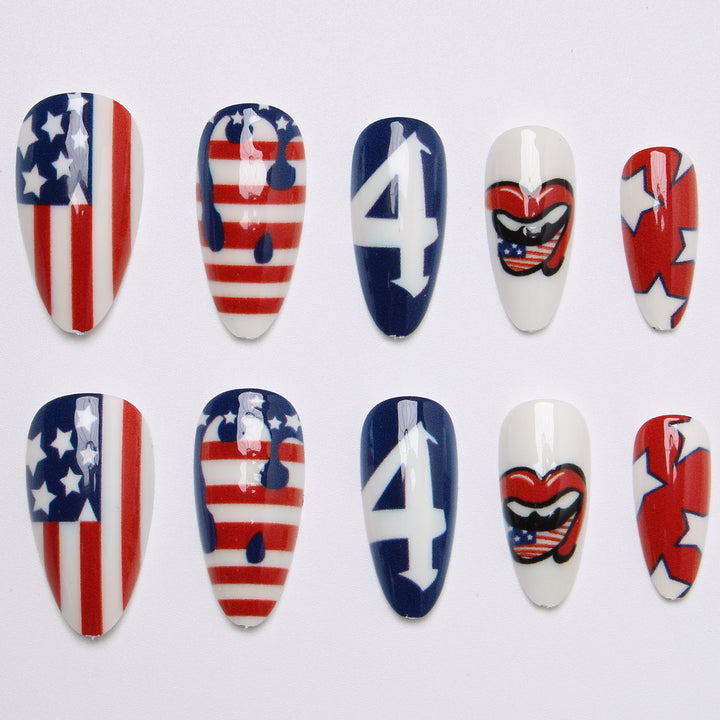 Kunstnägel mit kreativem patriotischen Design Karnz