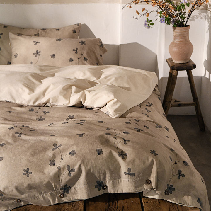 Luxuriöse Bettwäsche-Garnitur aus Baumwollsatin mit floralem Aquarellmuster Wendebettbezug mit Knopfverschluss und Kissenbezügen