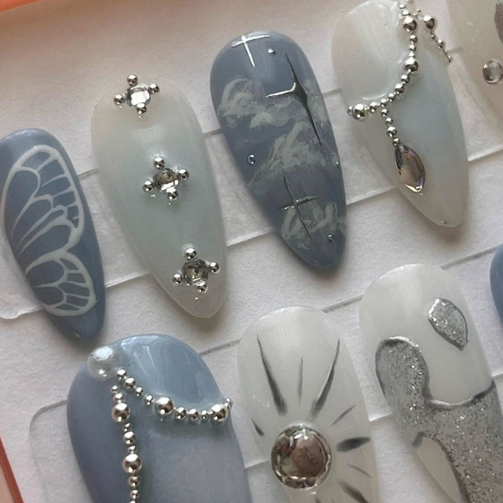 Künstlerisches Nageldesign Karnz