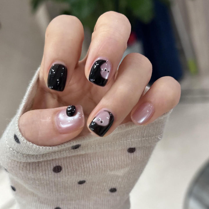 Kunstnägel mit Modernen Geometrischen Designs Karnz