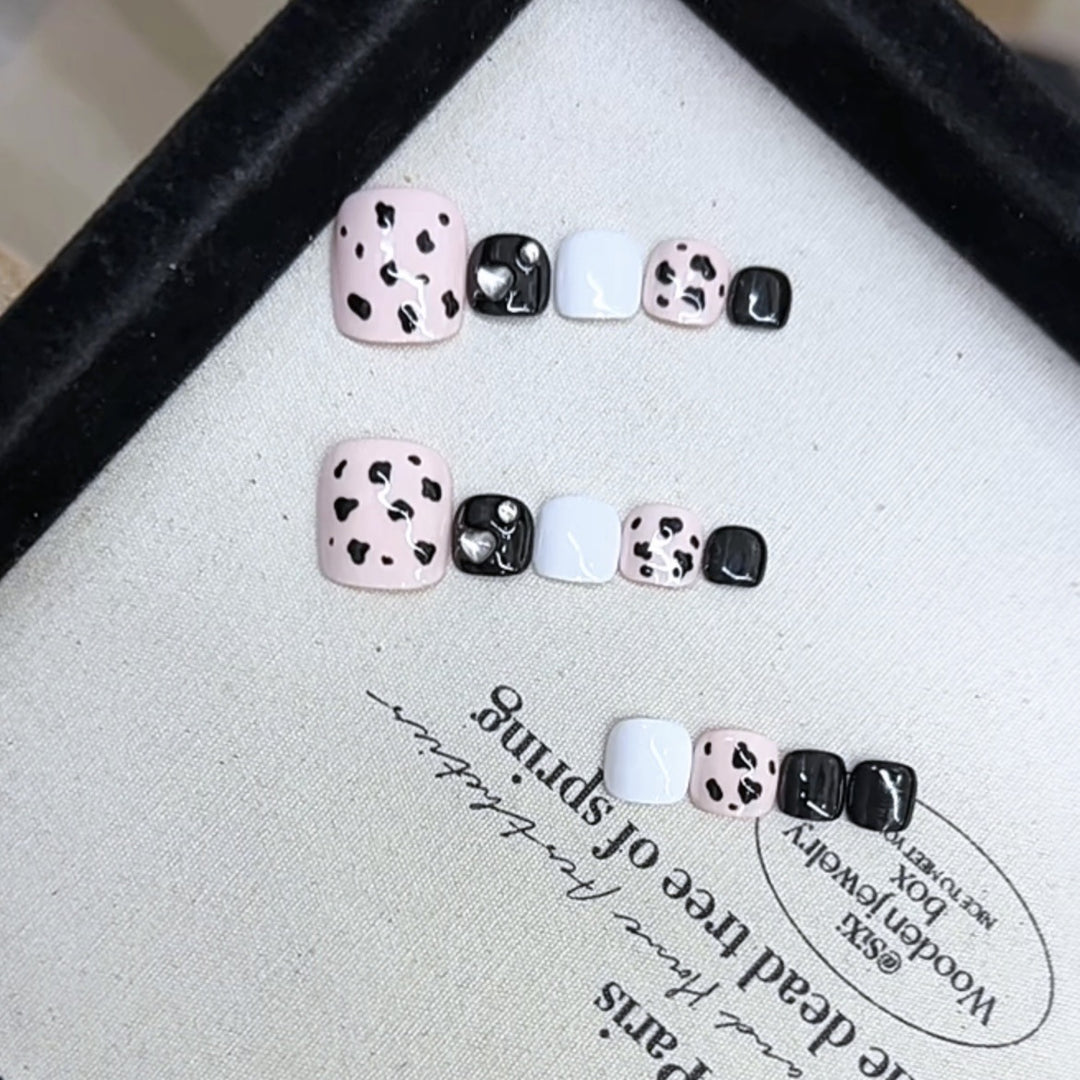Künstlerisches Tierdruck Press-On Nagelset Karnz