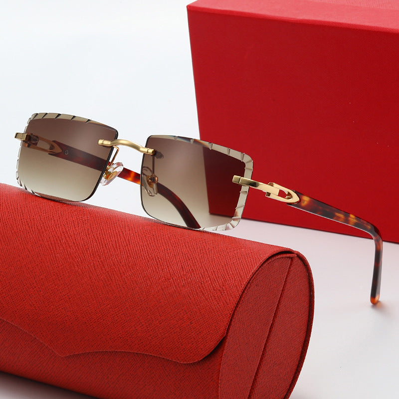Damen modische quadratische Sonnenbrille mit goldenem Metallakzent und edlem Rahmen Karnz