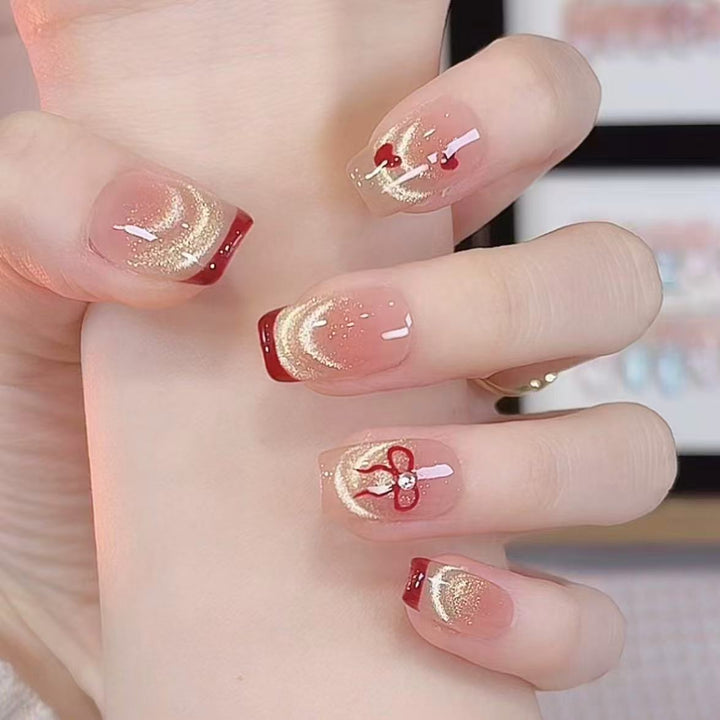 Künstlerische Herz-Themen Press-On Nagelkunst Karnz