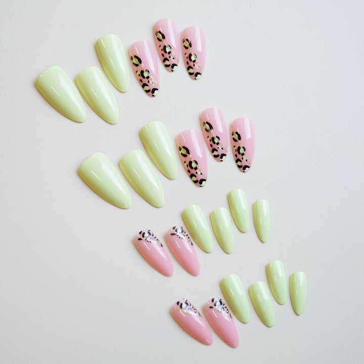 Künstlerisches Press-On Nagelset mit Leoparden-Design