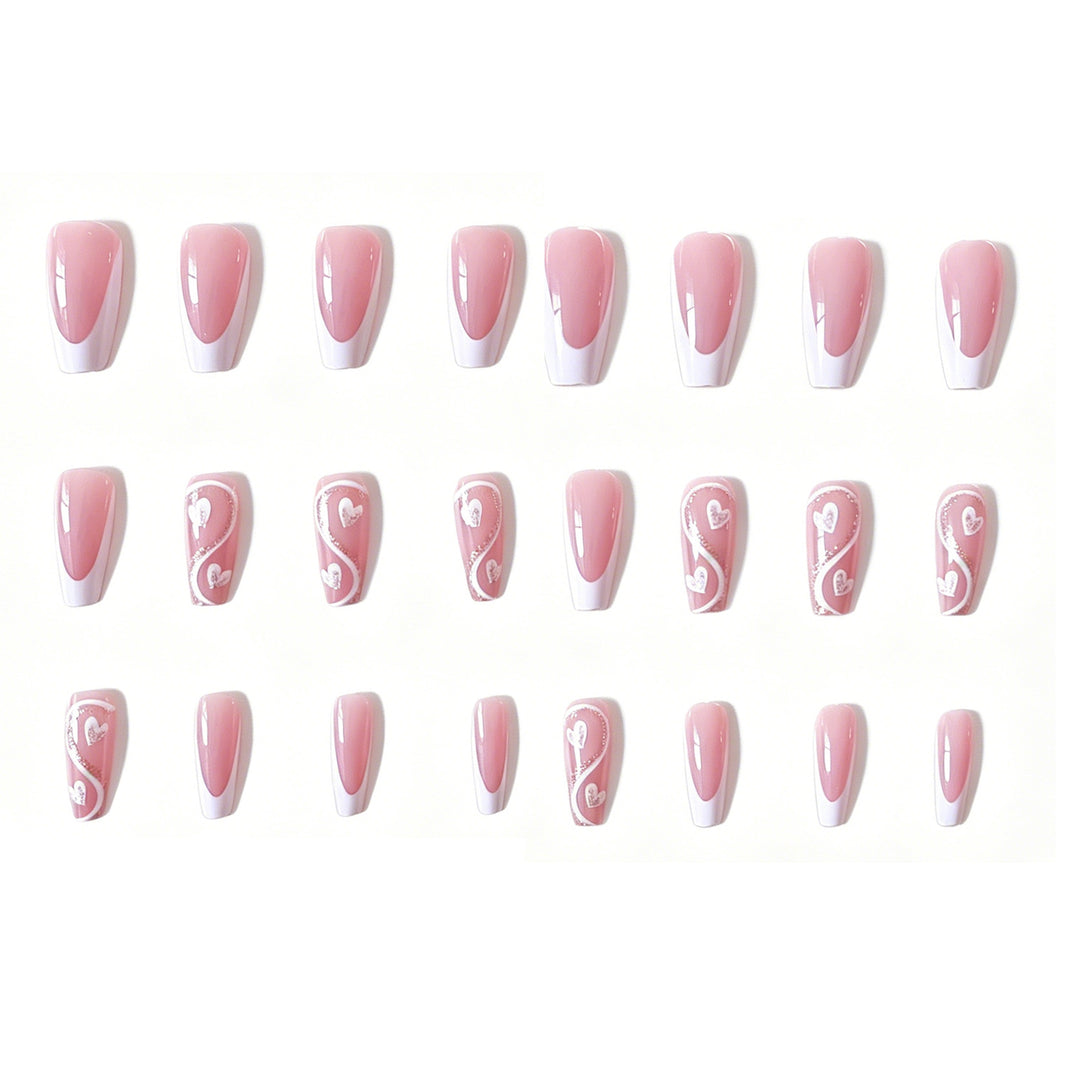 Artistische Herz-inspirierte Nagelverschönerungen Karnz