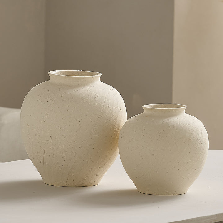 Elegante Keramikvase mit organischen Formen Karnz
