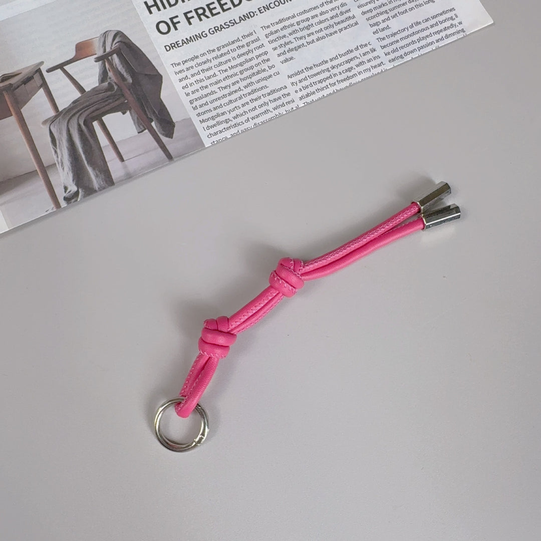 Stylischer Leder-Schlüsselanhänger Halter Karnz