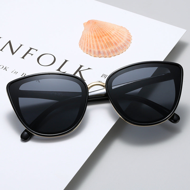 Damen Cat-Eye Sonnenbrille mit transparentem Rahmen und UV-Schutz Karnz