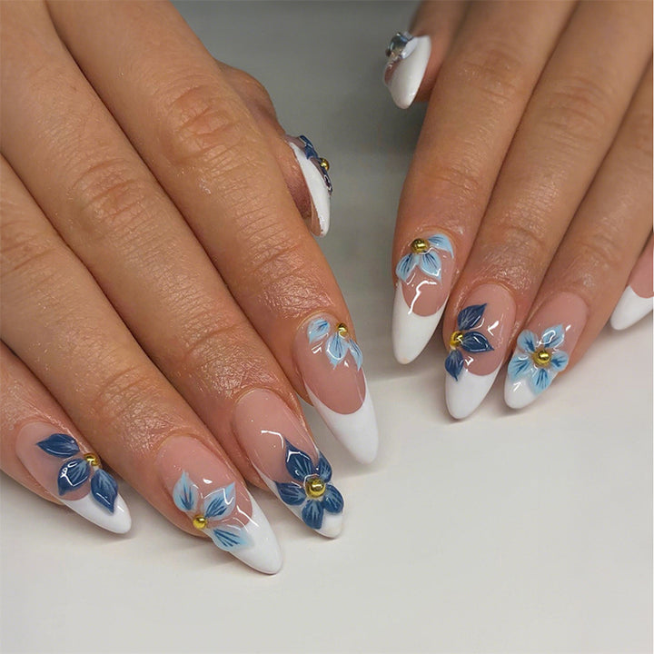 Press-On Nagelset mit floralen Verzierungen Karnz