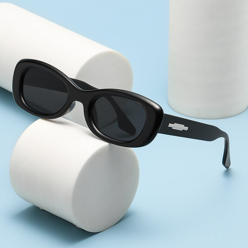 Damen modische Sonnenbrille mit ovaler Rahmenform und UV-Schutz Karnz