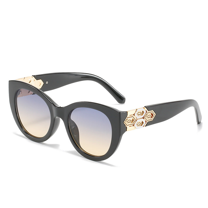 Modische Cat-Eye-Sonnenbrille mit dekorativen Akzenten Karnz
