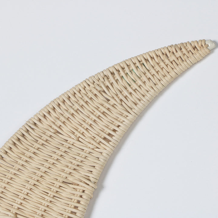 Wanddekoration aus handgewebtem Rattan im Monddesign Karnz