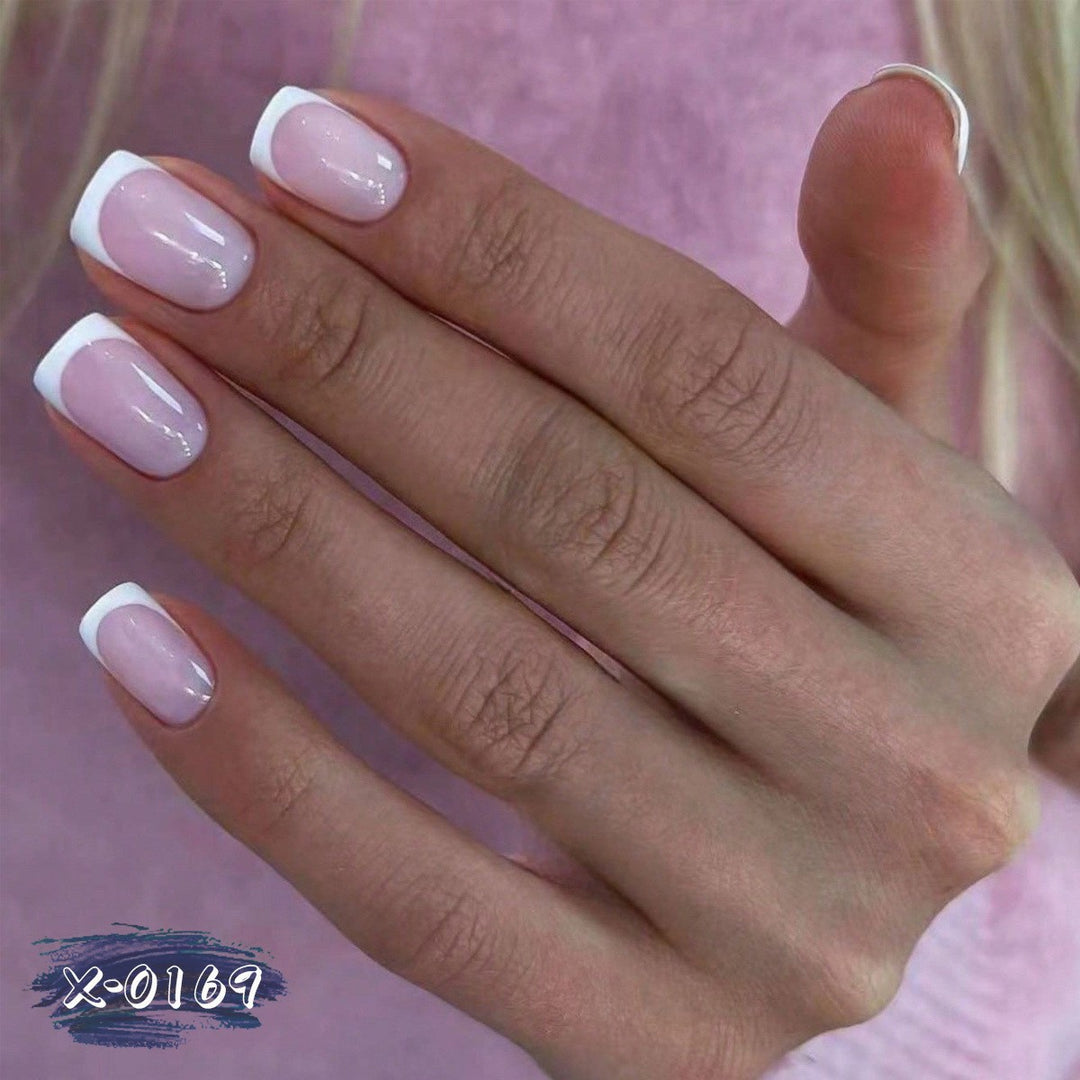 Elegantes French Tip Nagelkunstset  1790958182