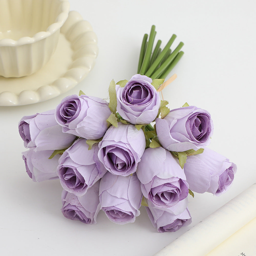 Künstlicher Rosenstrauß mit feinen Details Karnz