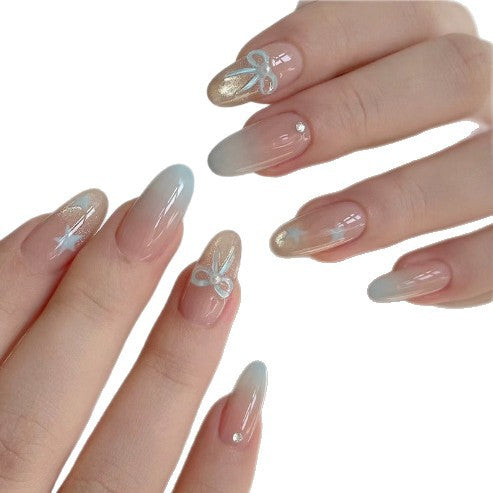 Dekoratives Press-On Nagelkunst-Set mit Schleife und Farbverlaufdetails Karnz