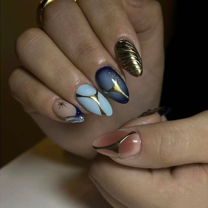 Künstlerische Nagelverlängerungen Karnz