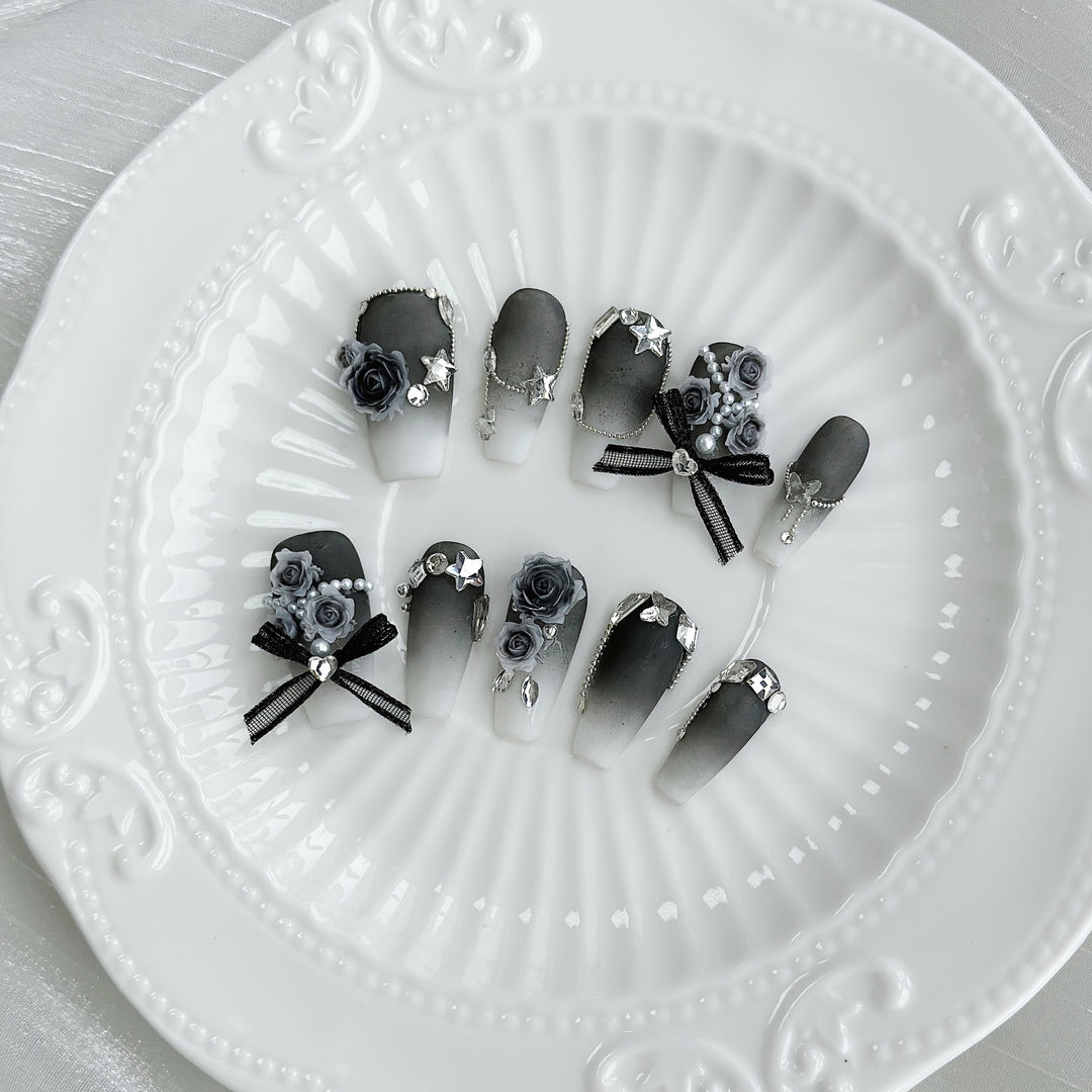 Herz dekoriertes Press-On Nagelset