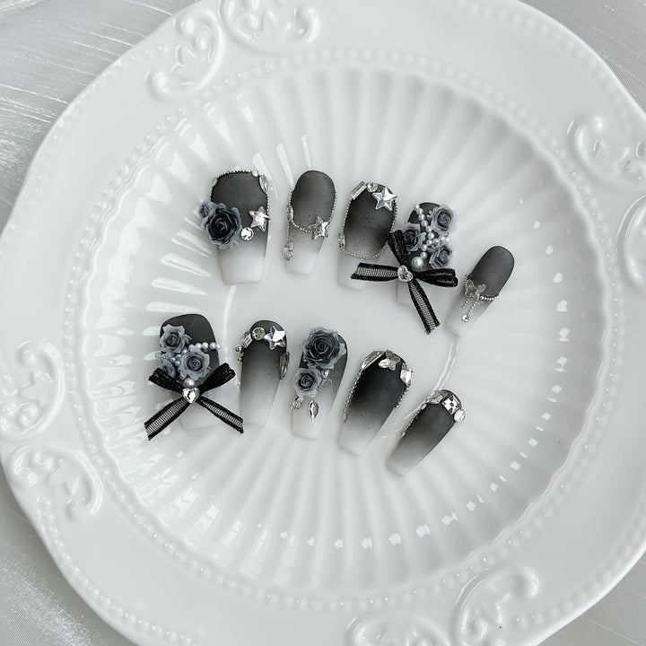 Herz dekoriertes Press-On Nagelset