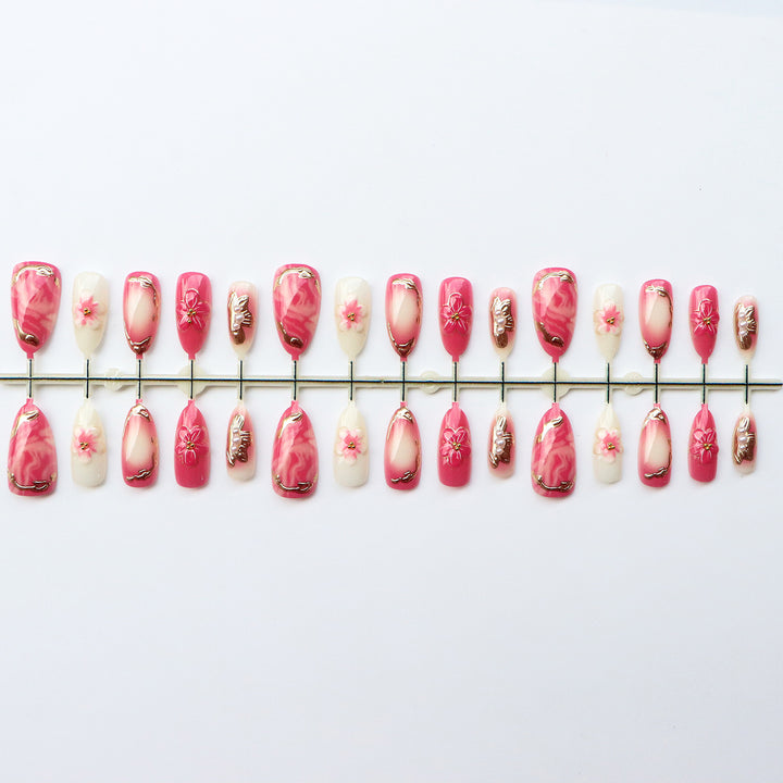 Dekorative Nagelkunst