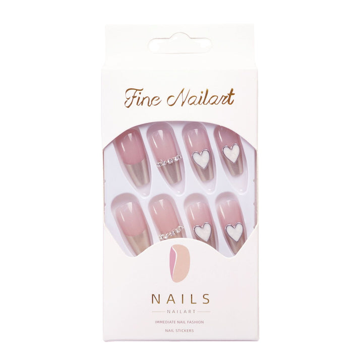 Herz-verzierte Press-On Nagelkunst Karnz