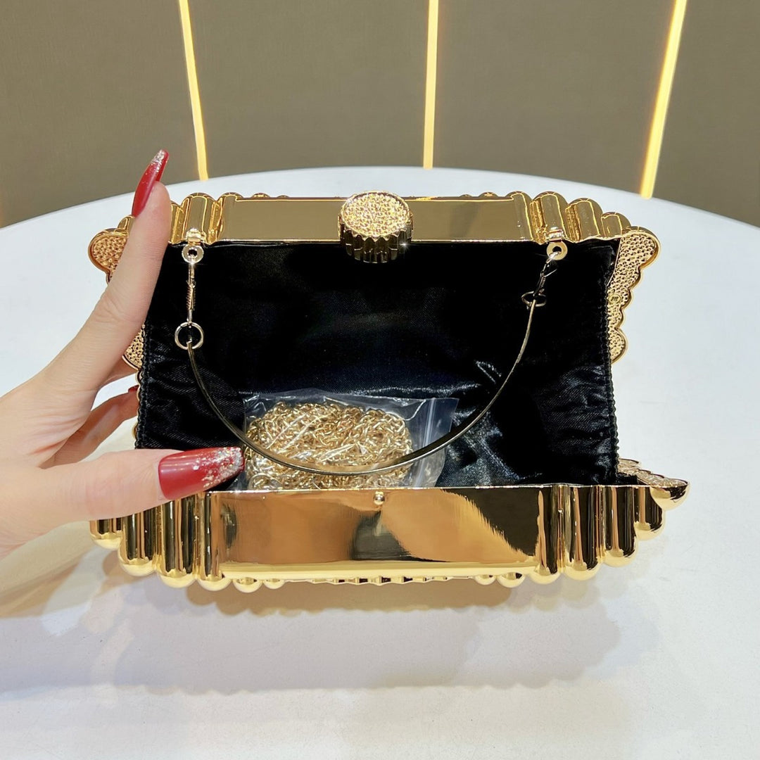 Glänzende dekorative Abend-Clutch