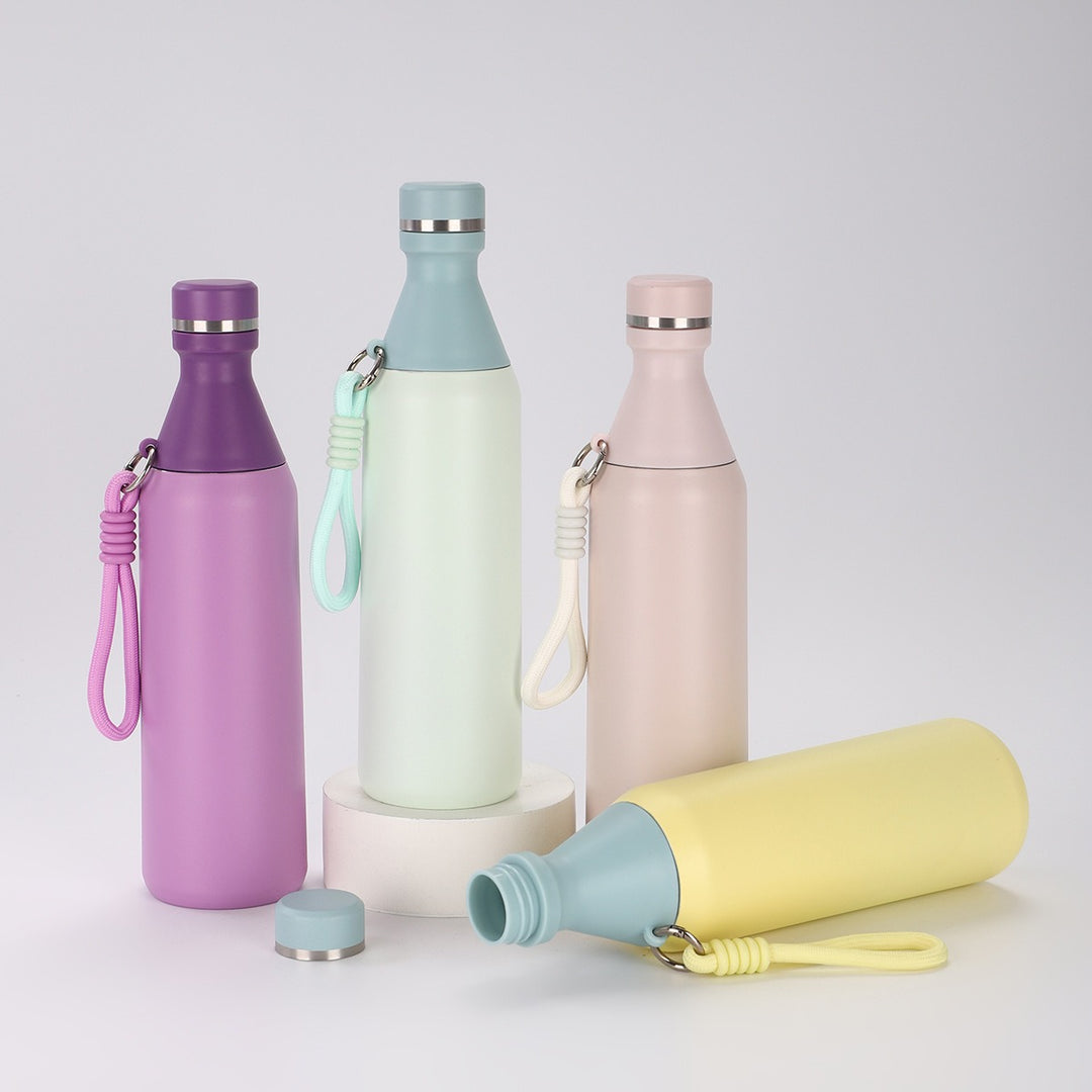 Damen isolierte Trinkflasche mit praktischem Trageriemen Karnz