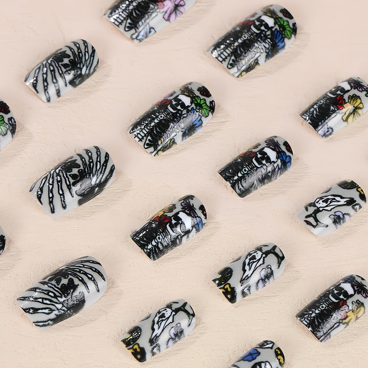 Kreatives Skelett-Nageldesign Karnz