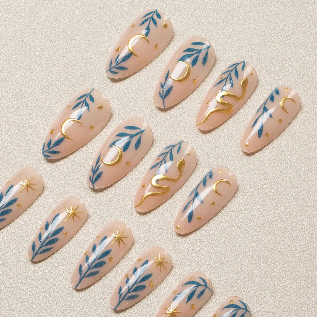 Künstlerische Blatt- und Stern-Nagelkunst