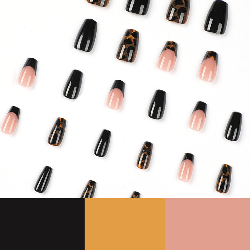 Kunstvolle Stiletto-Nägel mit Leoparden-Design Karnz