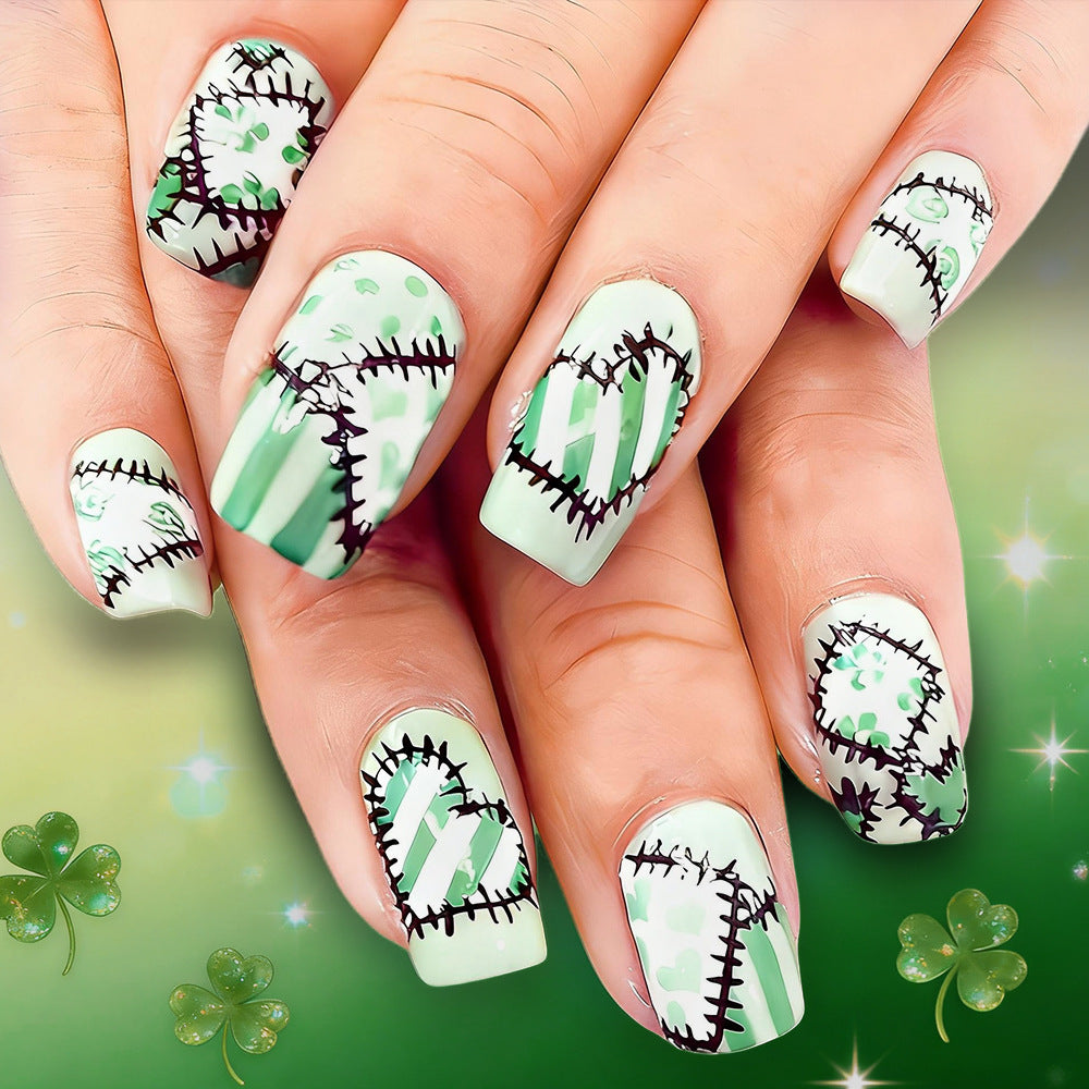 Künstlerisches Patchwork Press-On Nageldesign Karnz