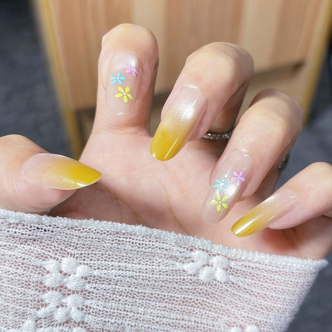 Dekorative Nagelspitzen Karnz
