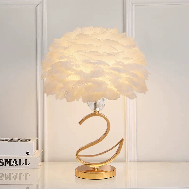 Federleichter Akzent Tischlampe