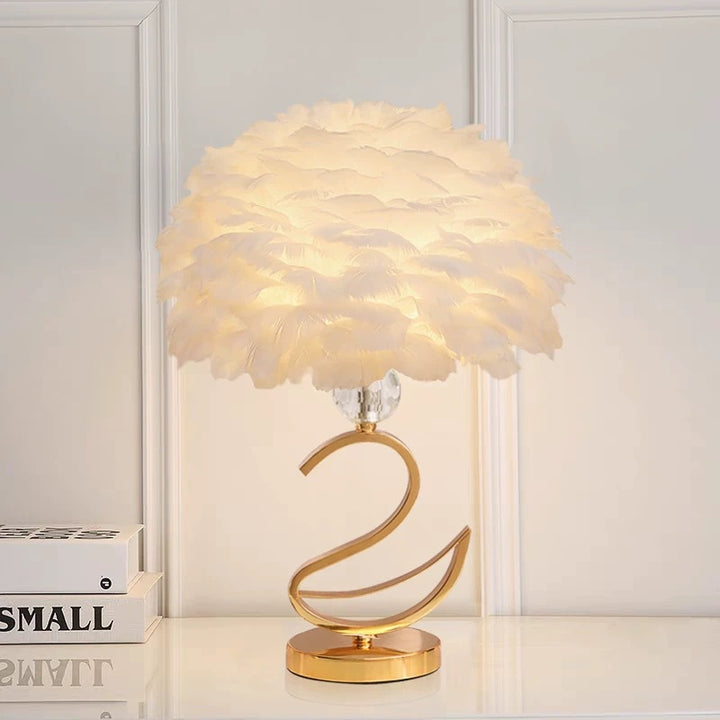 Federleichter Akzent Tischlampe