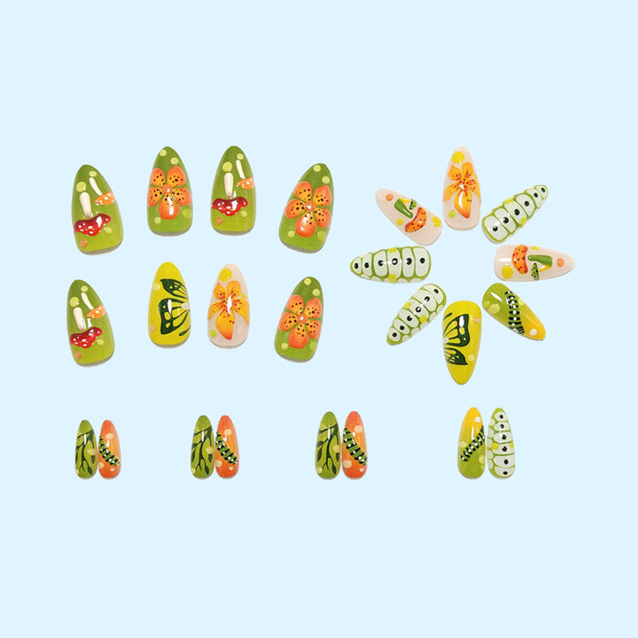 Kunstnägel im Wald-Stil mit floralen und pilzförmigen Designs Karnz