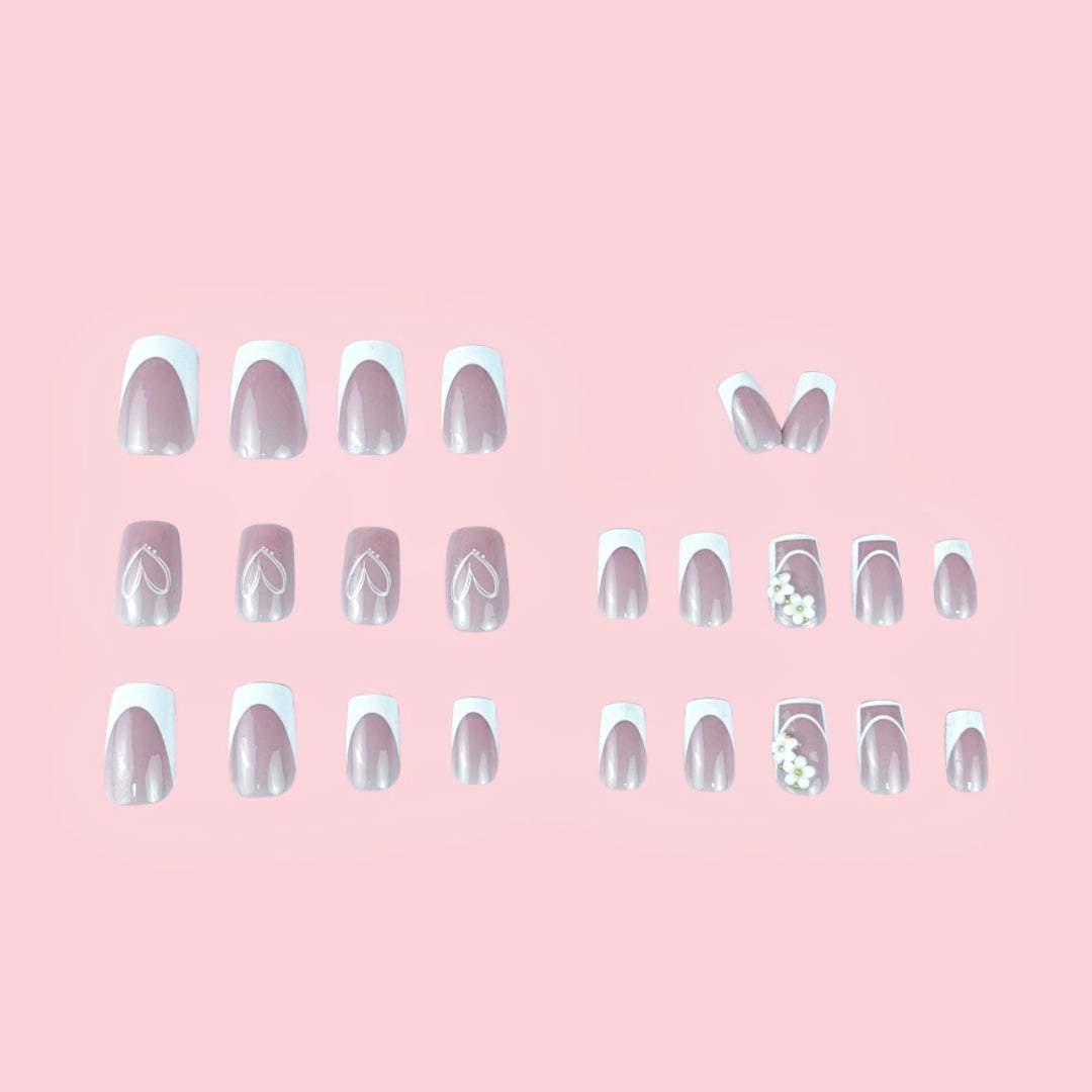 Dekoratives Aufklebe-Nageldesign Karnz