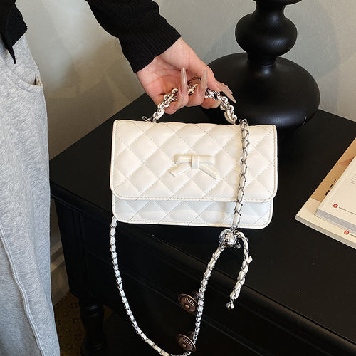 Gepolsterte Tasche mit Bow-Detail Karnz