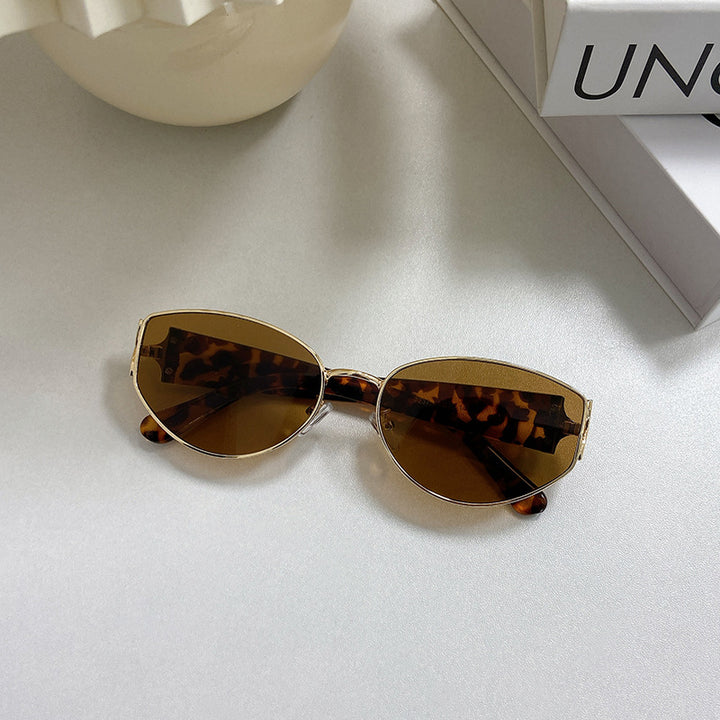 Modische Cat-Eye Sonnenbrille mit Goldenem Rahmen Karnz