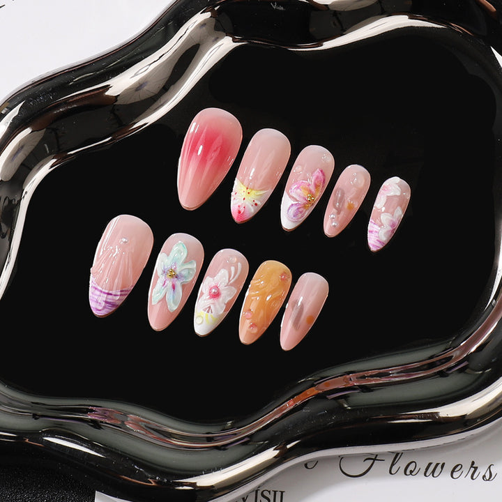 Künstlerisches Florales Press-On Nagelset Karnz