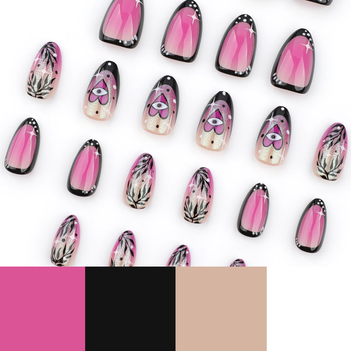 Kunstvolle Nagelkunst mit floralem Design und glamourösen Akzenten Karnz