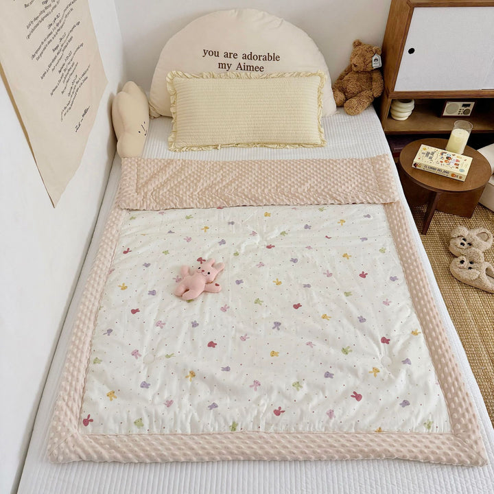 Wendbare Minky Dot Plüsch Babydecke