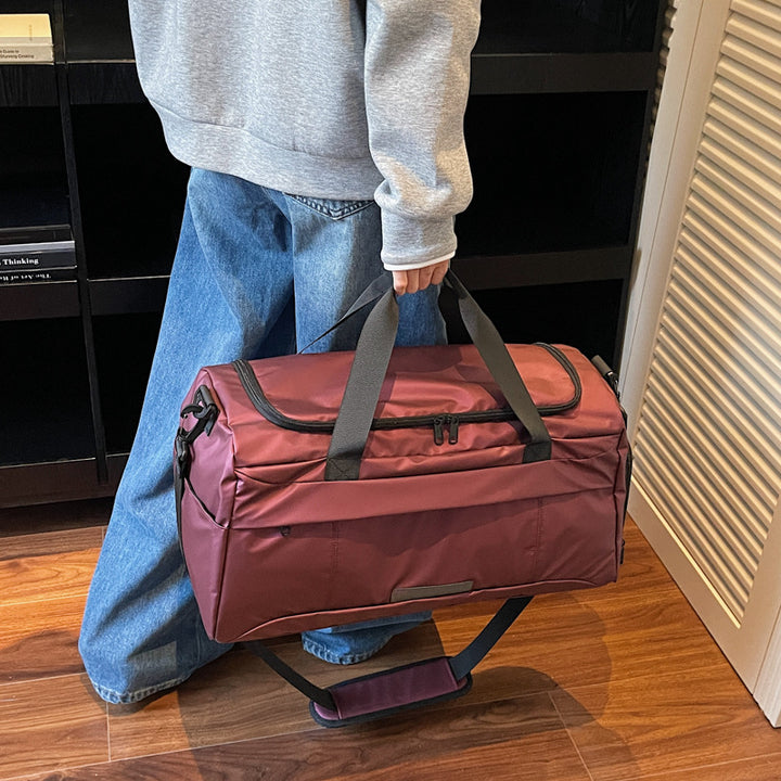 Geräumige Reisetasche mit mehreren Fächern Karnz
