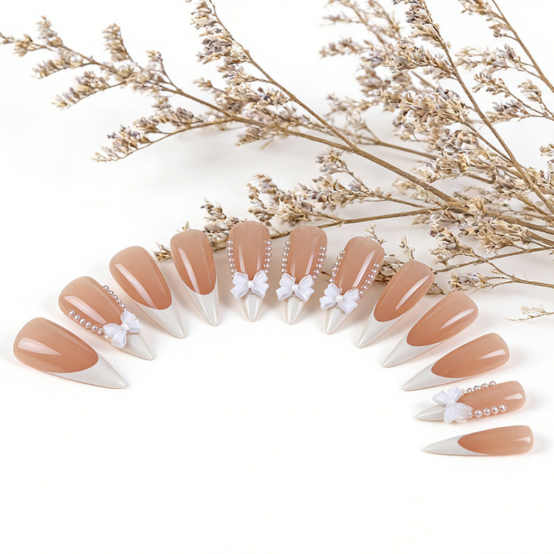 Elegante Nagelkunst Karnz