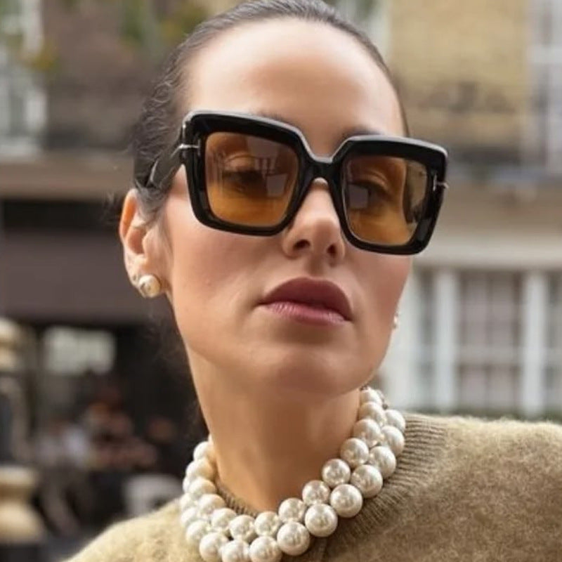Damen quadratische Sonnenbrille mit komfortablem Kunststoffrahmen und UV-Schutz Karnz