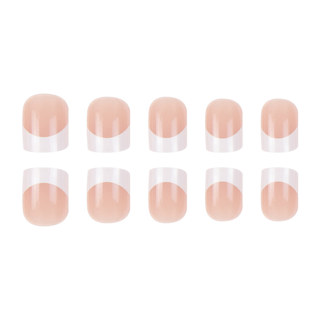 Elegante French Tip Press-On Nagelkunst Karnz