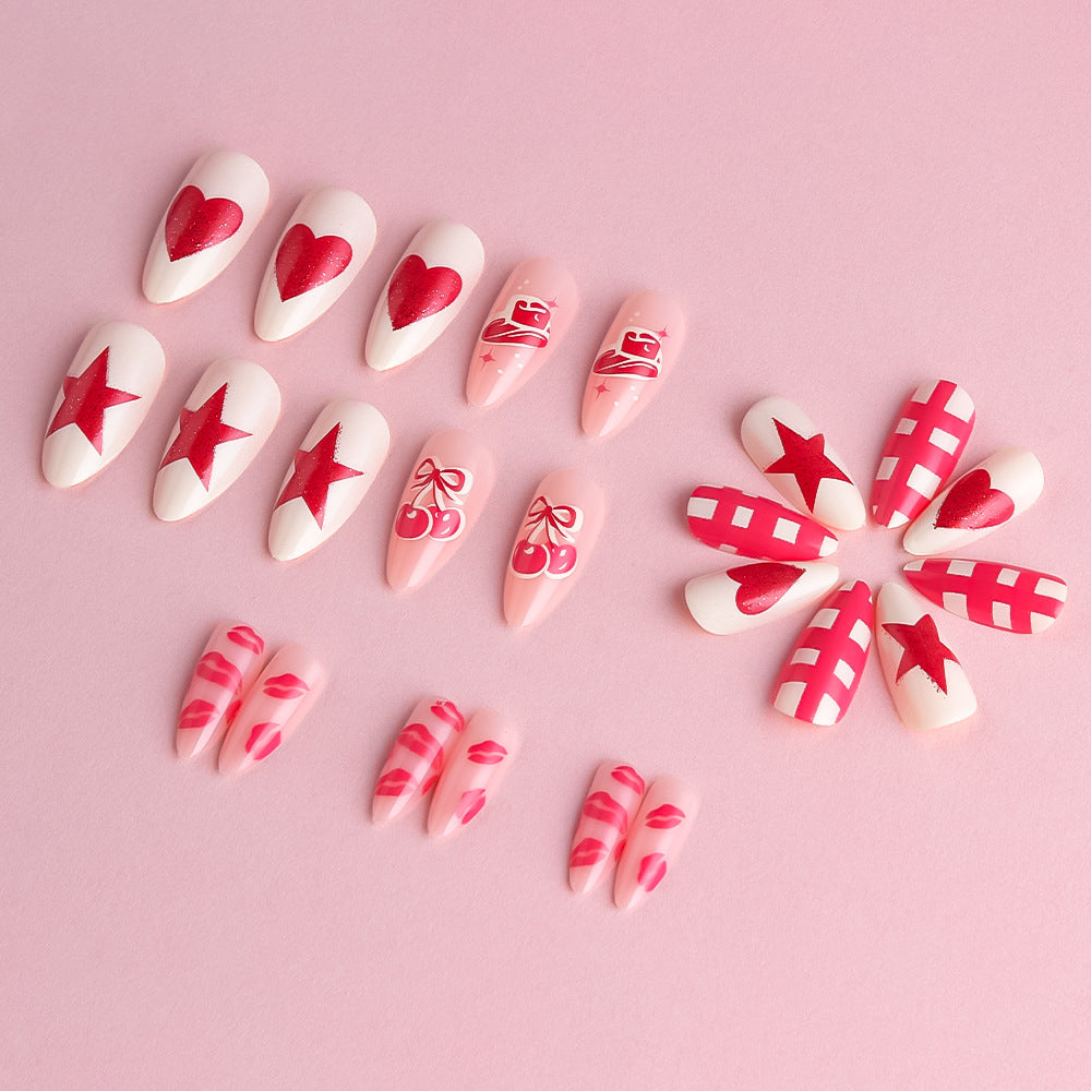 Künstlerisches Press-On-Nagelkunst-Set mit Herz- und Stern-Designs Karnz