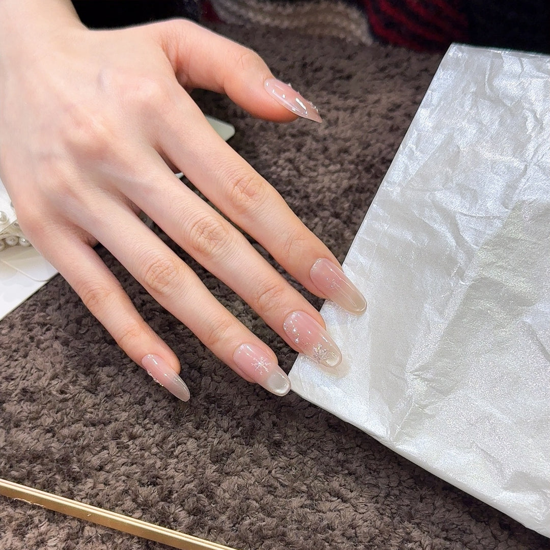 Elegante French Tip Press-On Nägel Karnz