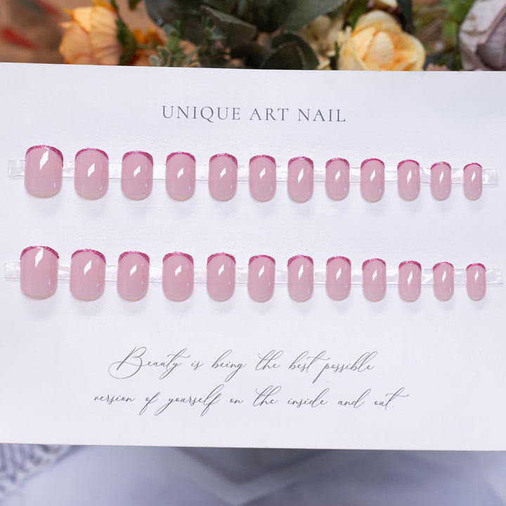 Elegante Glänzende French Tip Nail Art